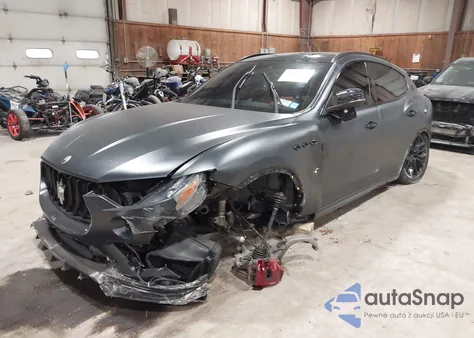 2019 Maserati Levante Gransport z USA, uszkodzony, nr VIN ZN661XUS3KX318697